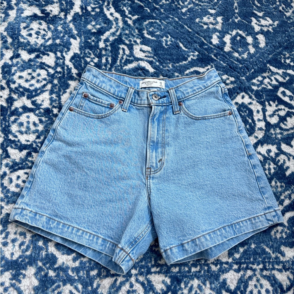 NEW Abercrombie Curve Love High Rise Dad Short - 0/25